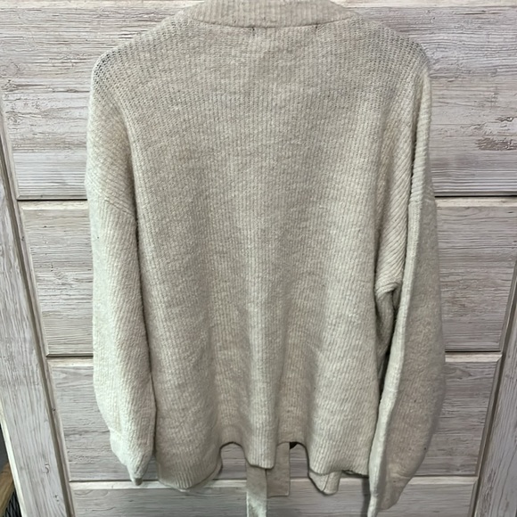 Cream vero moda sweater - Picture 2 of 3